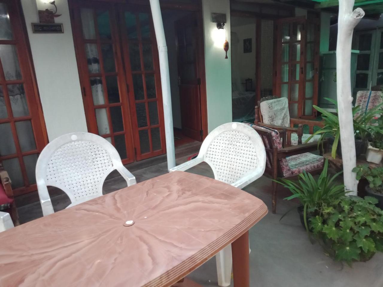 Damsen Homestay Ella Bagian luar foto