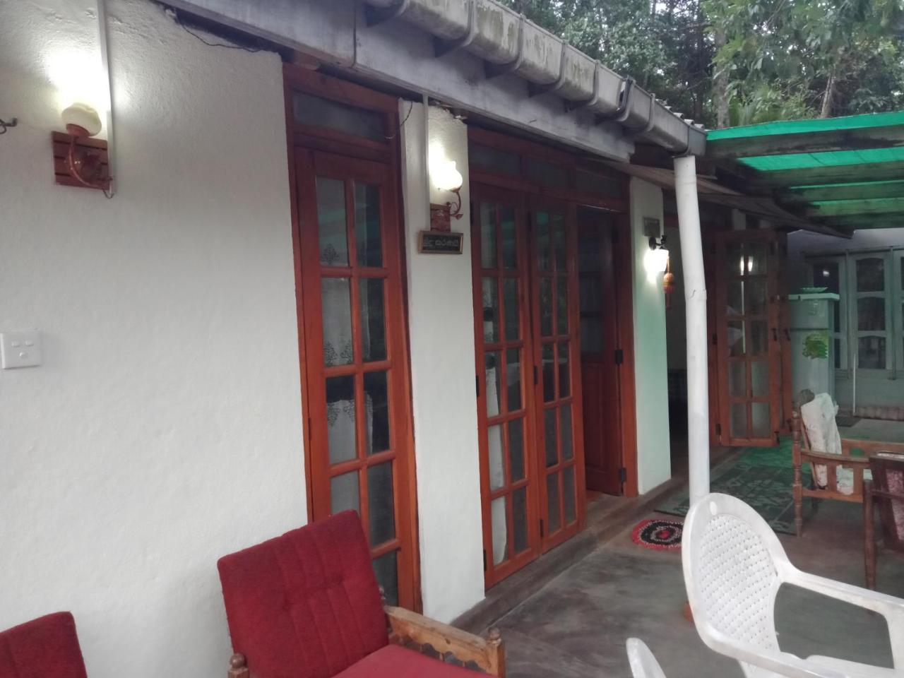 Damsen Homestay Ella Bagian luar foto