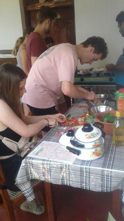 Damsen Homestay Ella Bagian luar foto